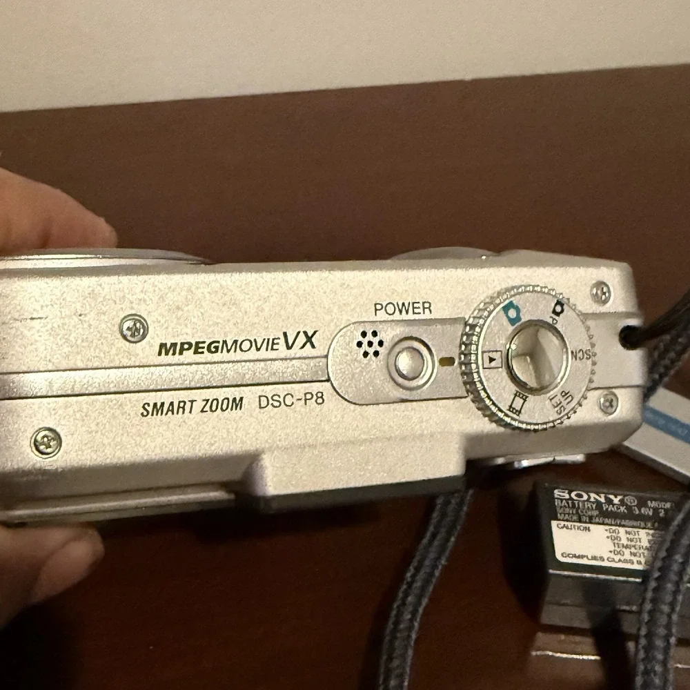 Sony Cyber-shot DSC-P8 3.2MP Digital Camera - Silver 3X OZ‎ Not Working